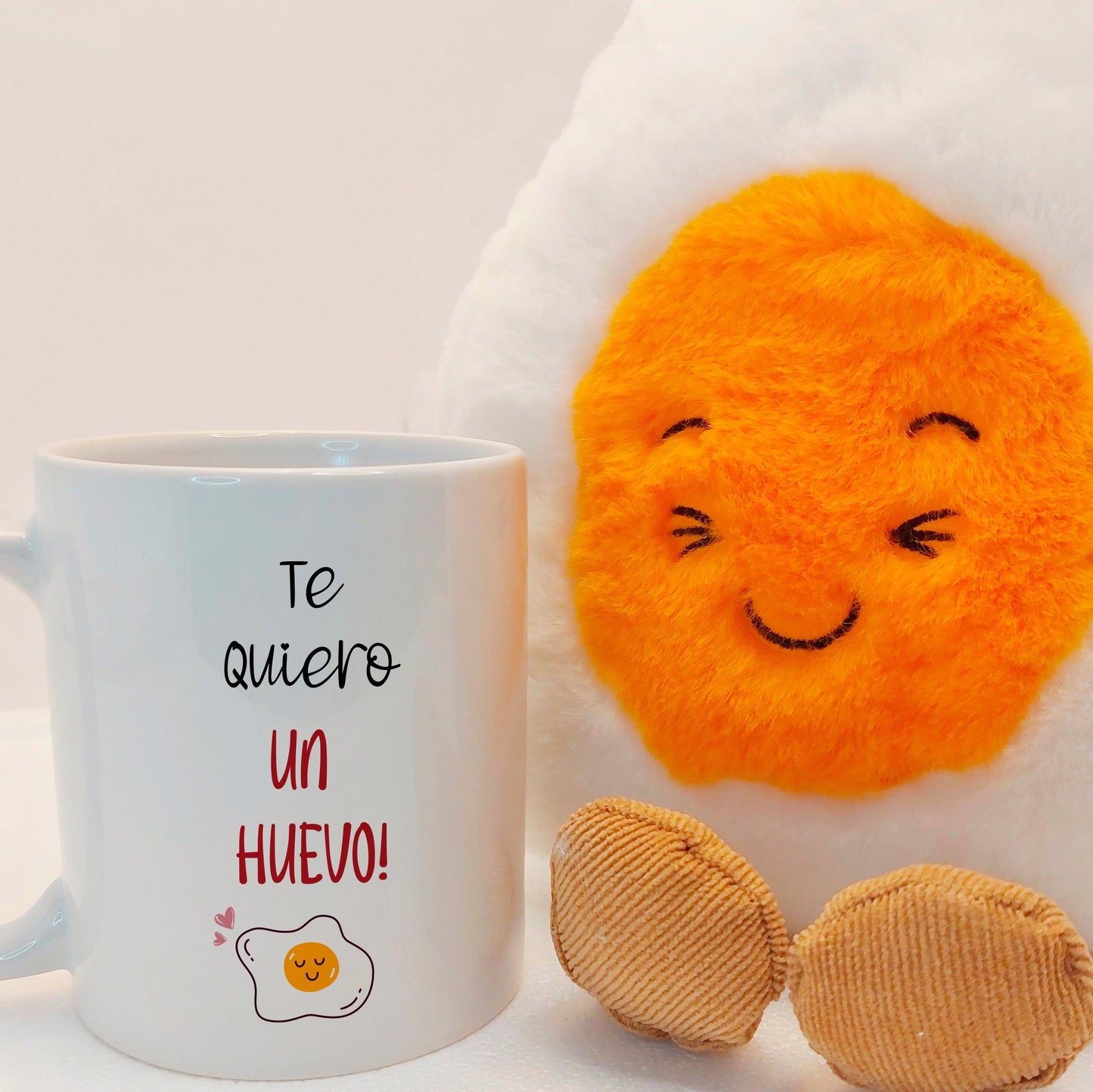 regalo taza y peluche huevo