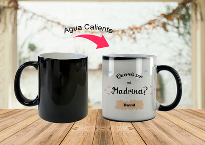 ¿buscas una forma bonita de pedir ser la madrina de tu bebe?  Si ahora su sueño se va a hacer realidad y queréis decírselo de una manera muy especial, esta taza mágica personalizada es una opción fantástica.

Y es que, imagínate la cara que pondrá cuando se levante como cada mañana a tomarse su café y al calentarlo descubra el mensaje subliminal...¡Se sentirá la persona más afortunada del mundo!
